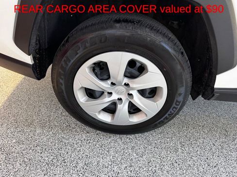 Used 2023 Toyota RAV4 LE AWD/4WD image 9
