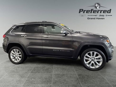 Used 2017 Jeep Grand Cherokee Limited w/ Luxury Group II image 8