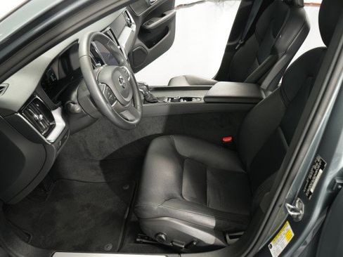 Used 2019 Volvo S60 T6 Momentum AWD/4WD image 20