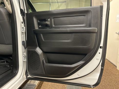 Used 2019 RAM 1500 Tradesman w/ Chrome Appearance Group image 14
