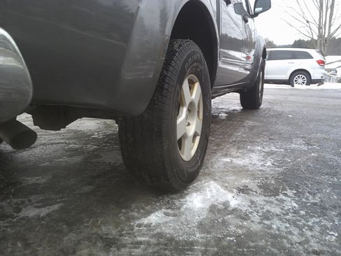 Used 2005 Nissan Frontier SE w/ (P01) Power Pkg image 11