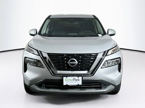 Used 2023 Nissan Rogue SV FWD image 2