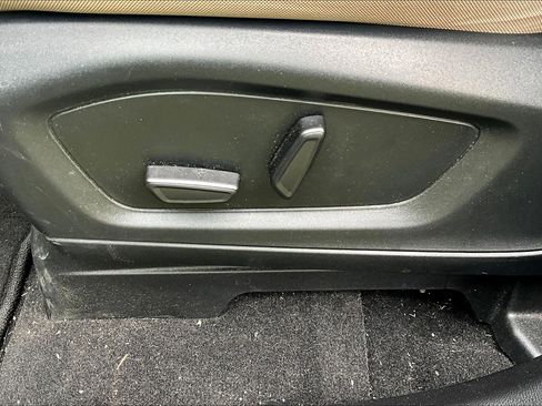 Used 2023 Ford Explorer 4WD image 36