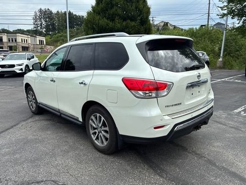 Used 2016 Nissan Pathfinder SL w/ SL Tech Package AWD/4WD image 3