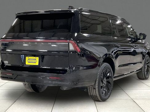 Used 2025 Lincoln Navigator L Reserve w/ Jet Appearance Package image 12