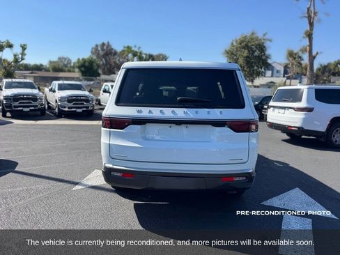 Used 2022 Jeep Wagoneer Series II w/ Premium Group I AWD/4WD image 4