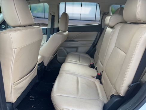 Used 2014 Mitsubishi Outlander GT image 20