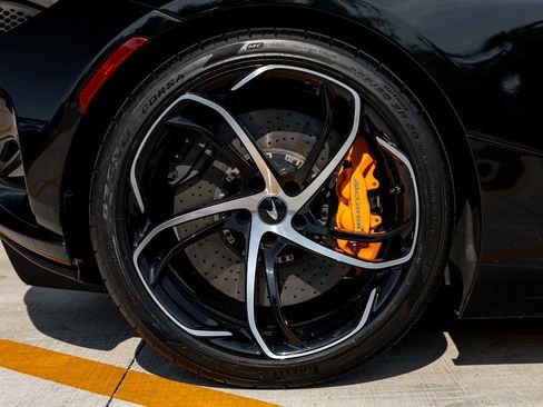 Used 2024 McLaren 750S RWD image 39