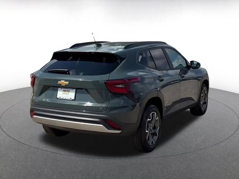 Used 2025 Chevrolet Trax LT w/ LT Convenience Package FWD image 11