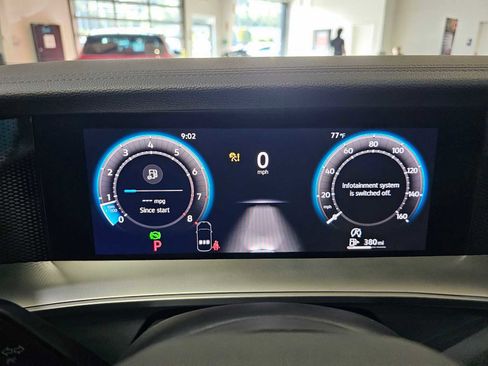 New 2025 Volkswagen Tiguan SE image 24