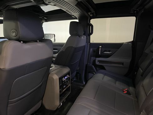 Used 2025 GMC Hummer EV 3X AWD/4WD image 23