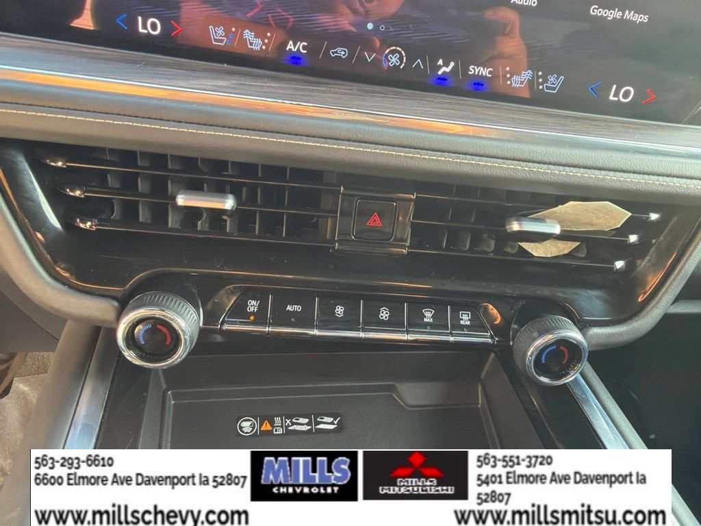 Used 2025 Chevrolet Suburban Premier AWD/4WD image 18