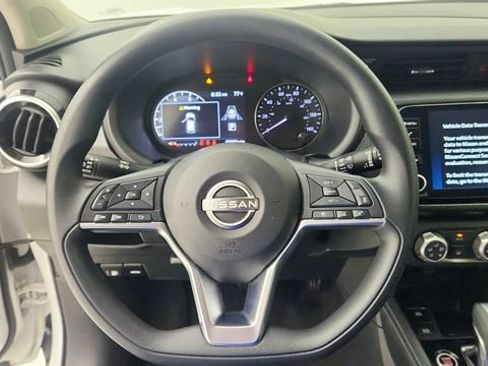 Used 2024 Nissan Kicks SV FWD image 12