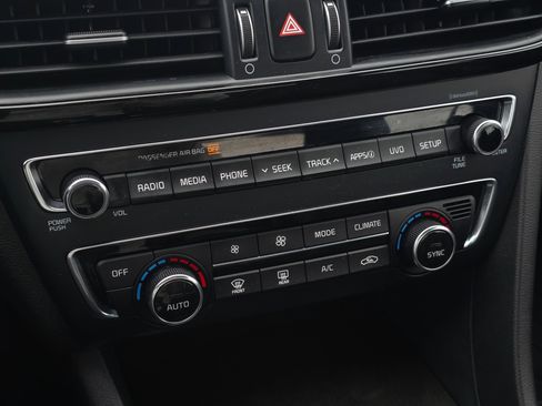 Used 2018 Kia Optima EX image 17