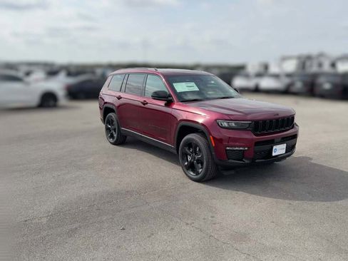New 2025 Jeep Grand Cherokee L Limited w/ Black Appearance Package image 16