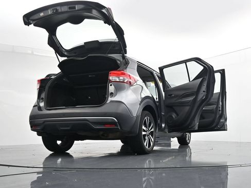 Used 2019 Nissan Kicks SR w/ SR Premium Package FWD image 44
