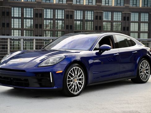 Certified 2024 Porsche Panamera 4 image 1