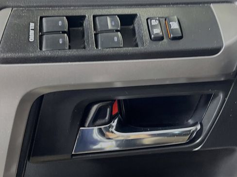 Used 2022 Toyota 4Runner SR5 AWD/4WD image 17
