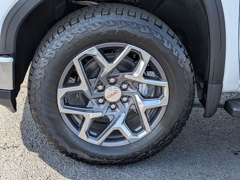 New 2026 GMC Sierra 1500 SLE image 10