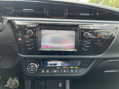 Used 2015 Toyota Corolla S FWD image 14