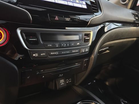 Used 2022 Honda Pilot Touring image 23