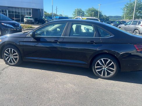 Used 2025 Volkswagen Jetta SE FWD image 10