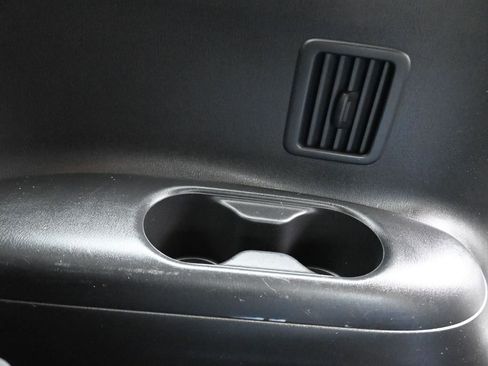 Used 2015 Nissan Pathfinder S image 38