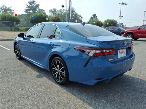 Used 2024 Toyota Camry SE FWD image 7