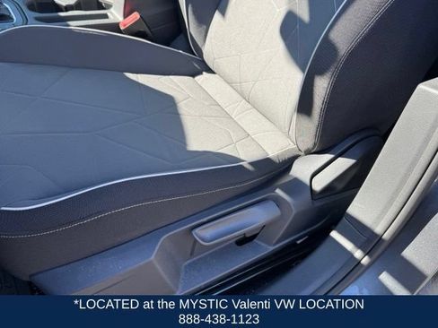 Used 2025 Volkswagen Jetta Sport FWD image 30