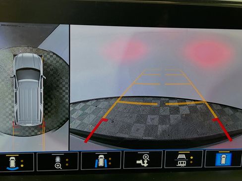 Used 2021 GMC Yukon AT4 w/ AT4 Premium Plus Package image 28