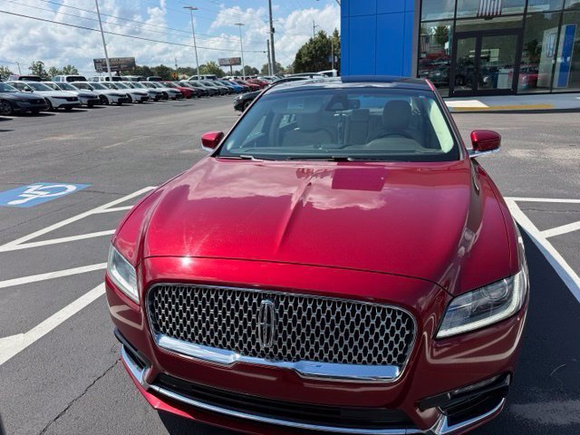 Used 2017 Lincoln Continental Select w/ Climate Package AWD/4WD image 2