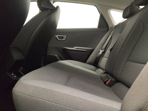 Used 2025 Kia K4 FWD image 18