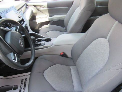 Used 2021 Toyota Camry LE FWD image 11