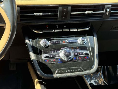 Used 2022 Lincoln Corsair Reserve w/ Equipment Group 201A AWD/4WD image 9