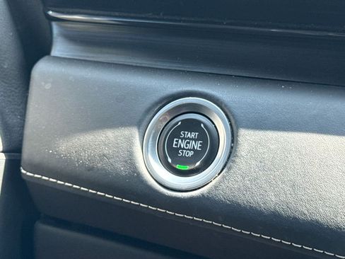 Used 2021 Cadillac Escalade Sport Platinum RWD image 18