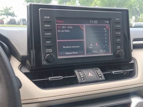 Used 2019 Toyota RAV4 XLE Premium w/ Cold Weather Package AWD/4WD image 17