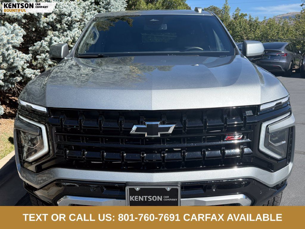 Used 2025 Chevrolet Suburban Z71 AWD/4WD image 2
