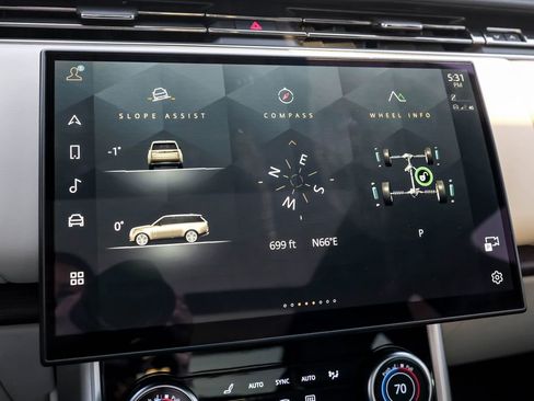 Used 2023 Land Rover Range Rover SE image 34