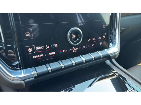 Used 2025 GMC Yukon Denali Ultimate AWD/4WD image 27