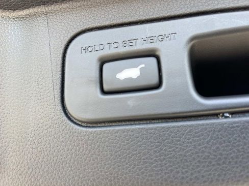Used 2025 Honda Pilot Touring image 21