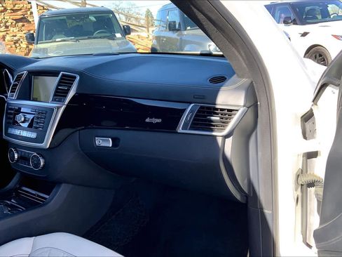 Used 2014 Mercedes-Benz GL 450 4MATIC image 17