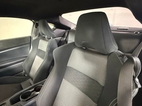Used 2017 Toyota 86 RWD image 16