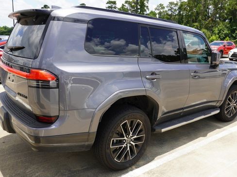 Used 2025 Lexus GX 550 w/ Accessory Package (2T) AWD/4WD image 5