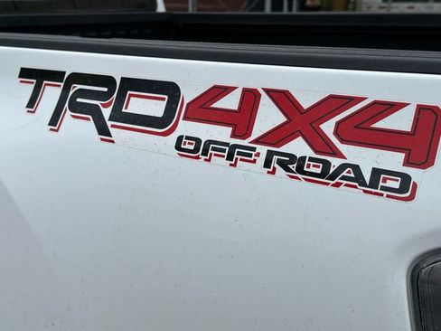 Used 2023 Toyota Tacoma TRD Off-Road w/ Black Out Package (TMS) AWD/4WD image 12