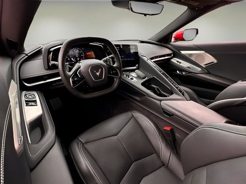 Used 2024 Chevrolet Corvette Stingray Preferred Cpe w/ Z51 Performance Package RWD image 21