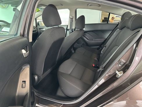 Used 2017 Kia Forte LX image 14