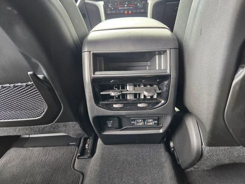 Used 2024 Jeep Grand Cherokee Altitude AWD/4WD image 35