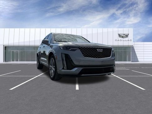 Certified 2024 Cadillac XT6 Premium Luxury w/ LPO, Floor Liner Package AWD/4WD image 7