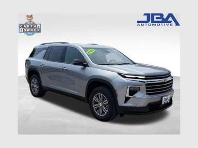 Certified 2025 Chevrolet Traverse LT w/ Driver Confidence Package