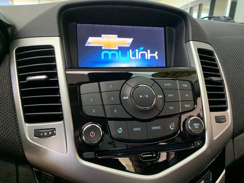 Used 2015 Chevrolet Cruze LT FWD image 16